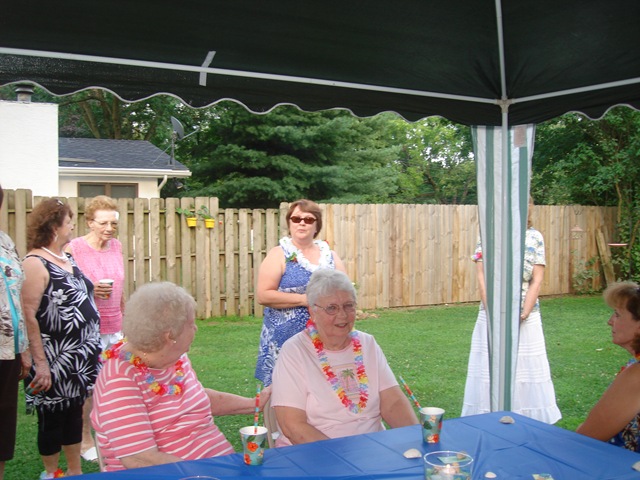 [tropical luau 7 17 10 033.jpg]