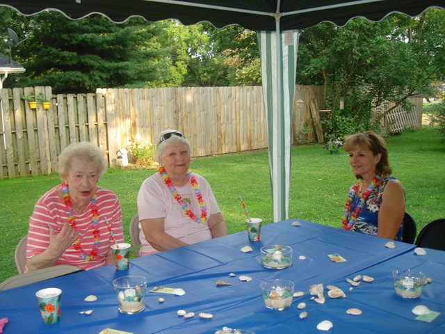 [tropical luau 7 17 10 018.jpg]