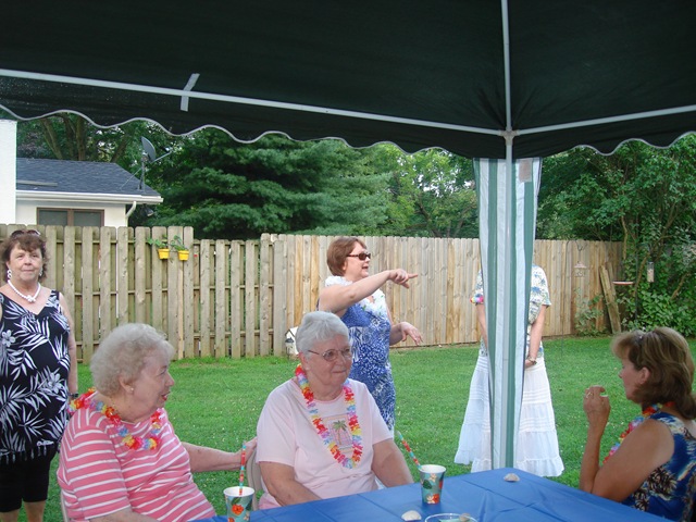 [tropical luau 7 17 10 032.jpg]