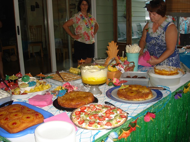 [tropical luau 7 17 10 019.jpg]