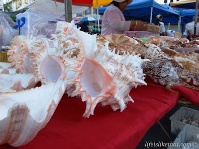Gaya Street Sunday Market picture sabah escapade  photo