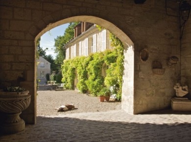 [Le-porche-de-l-abbaye-de-Morienval_carrousel_gallery[6].jpg]
