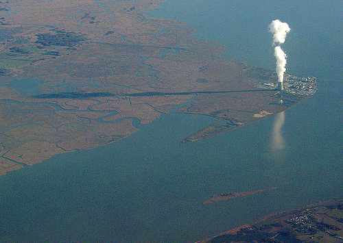 Salem Nuclear Power Plant, New Jersey. By Jim in Times Square, uploaded on 7 December  2007, via flickr