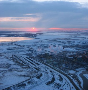 Oil sands development located on the west bank of the Athabasca River. 19 March 2008. Photographs courtesy of Erin Kelly. 