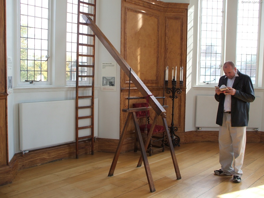 [Replica telescope tube used in Octagon Room, Royal Observatory until 1765[3].jpg]