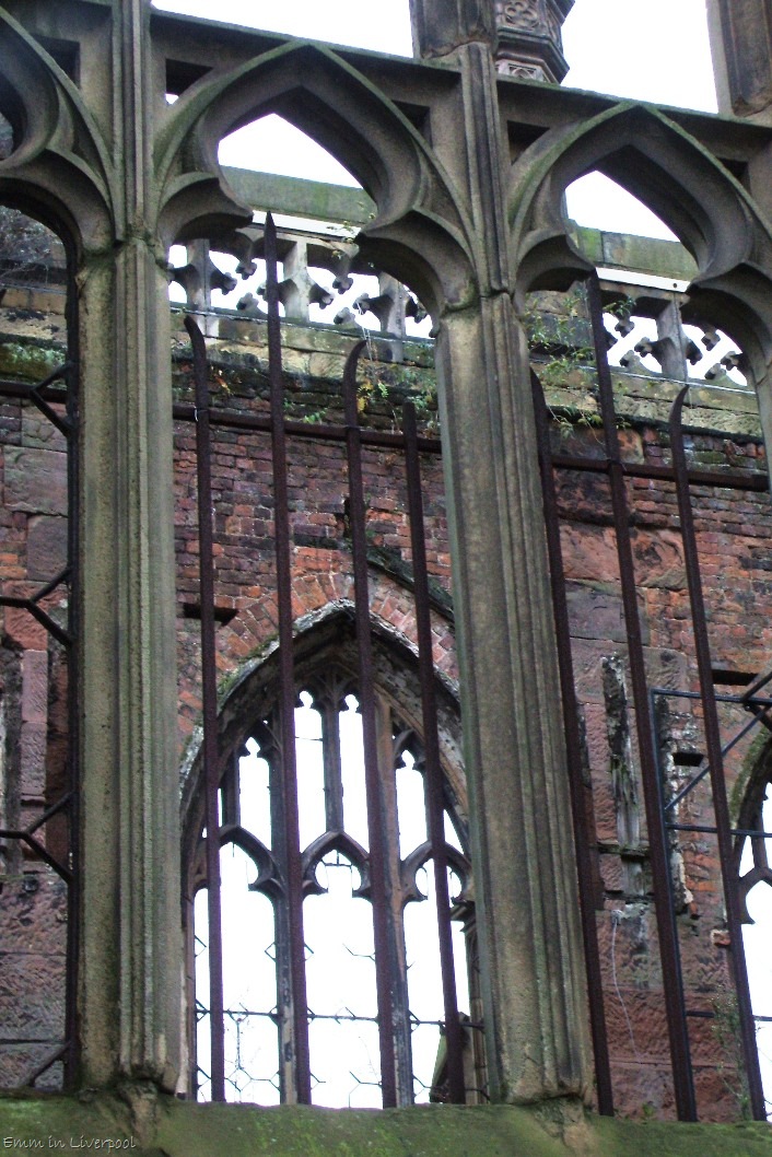 [Church of St Luke (bombed out church in Liverpool) 09[3].jpg]