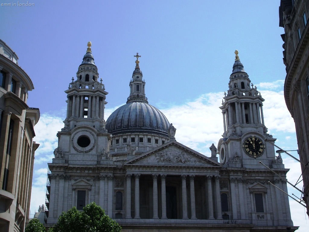 [St Paul's Cathedral 01[91].jpg]
