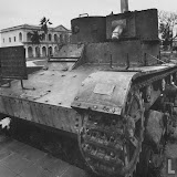 A Bolivian tank in the Plaza del Congreso.<br />
Tanque boliviano en la Plaza del Congreso.
