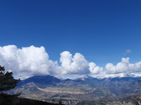 Cingles de Vallcebre i Pedraforca al fons