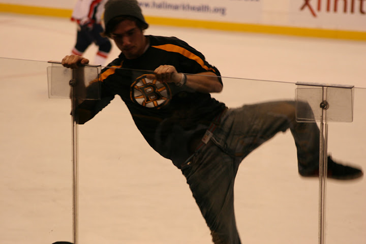 Dumb drunk Bruins fans jump glass at Boston Garden