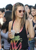 Alessandra Ambrosio - Rainbow Logo baggy boy tank