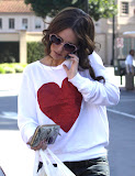 Jennifer Love Hewitt - Sparkle Heart baggy beach jumper