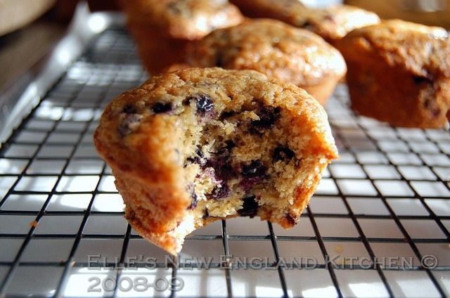 [browned-butter-blueberry-muffins-5[6].jpg]