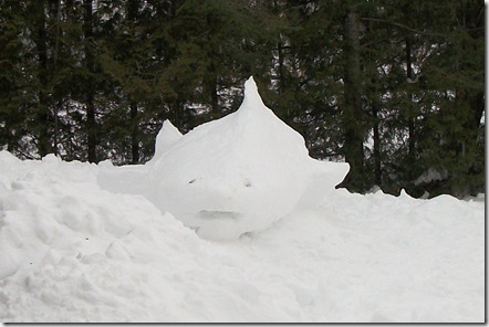 SnowSculptureShark3