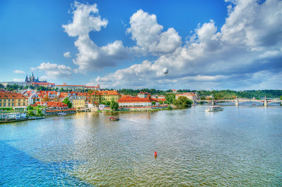 DSC02324_5_6_7_8_tonemapped.jpg