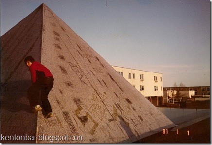 Kenton Bar Pyramid