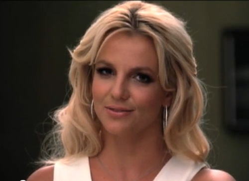 [Britney_Spears_Glee_Sept29_02[5].jpg]