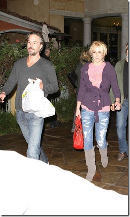 britney-spears-102410-3