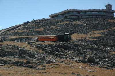 山頂．ちょうどCog Railwayが降りていくところ