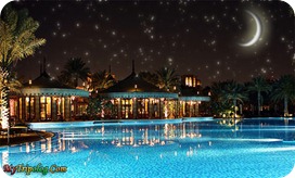 jumeirah-al-qasr-pool-dubai-at-night-stars-crescent-moon[1]