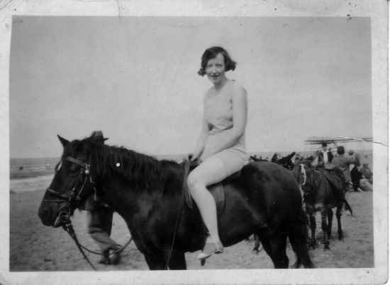 Woman_on_horse
