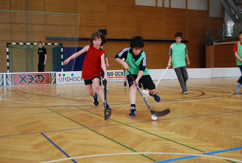 Let's play Floorball
