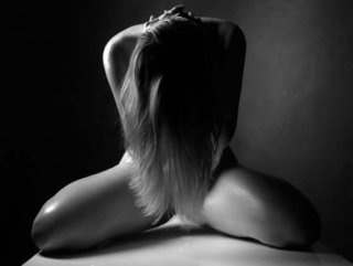 [black_white_erotica_sexy_25_f[4].jpg]