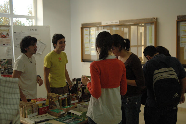 Nuestro puesto de comercio Justo en el politécnico