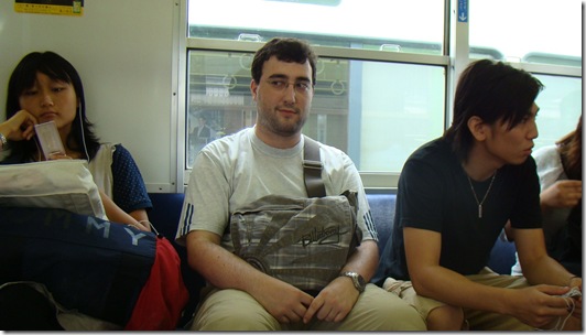 Neki despierto en el tren