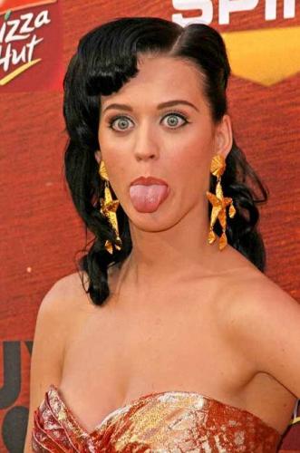 Vetada em Sesame Street, Katy Perry revida no Saturday Night Live e vai parar em Os Simpsons