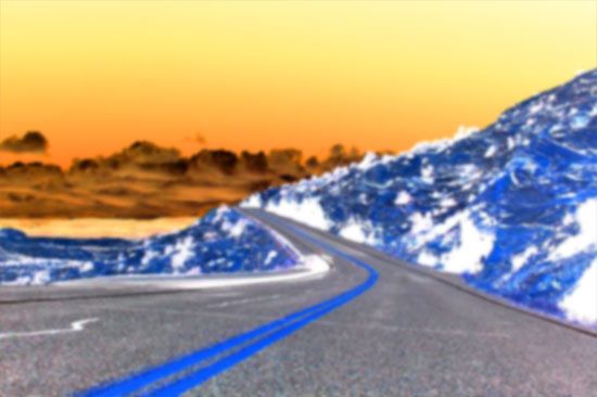 5 blurred image Color Illusion