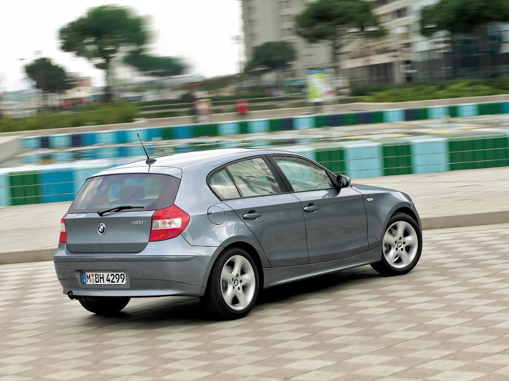 BMW 120i 01