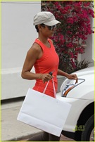 halle-berry-workout-spandex3