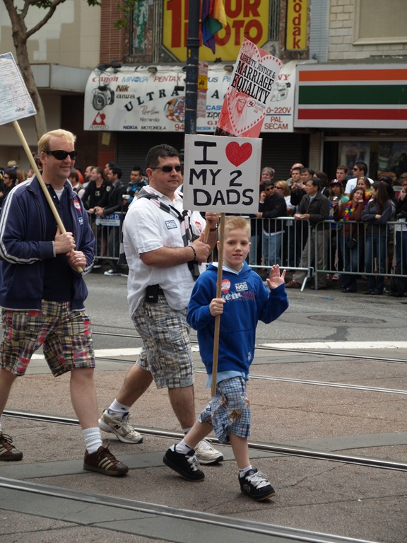 [Gay Parade E1 062[6].jpg]
