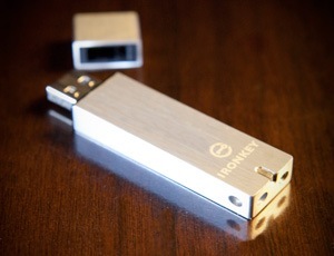 Secure USB flash drive