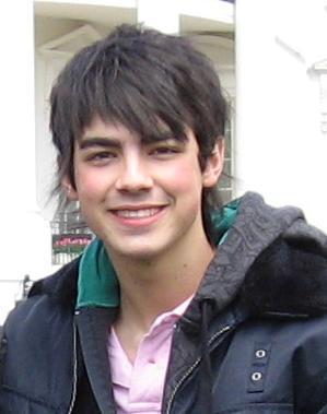 joe jonas hair style