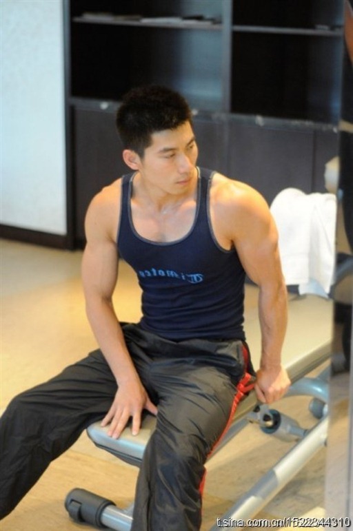 Asian-Males-China-Fitness-Coach-Ren-Jialiang-06