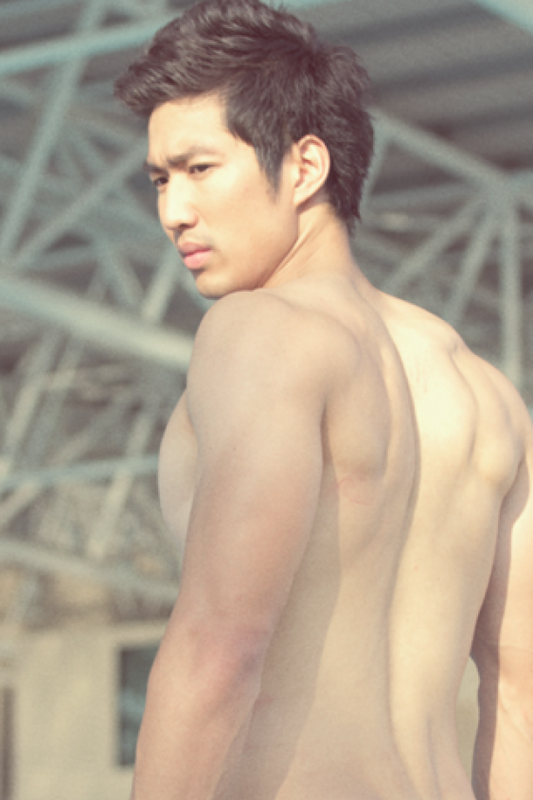 asian-males-Deaw-Suriyon-Aroonwattanakul-Hot-Thai-Actor-เดี่ยว-สุริยนต์-โชว์หุ่น-ชุดว่ายน้ำ-10