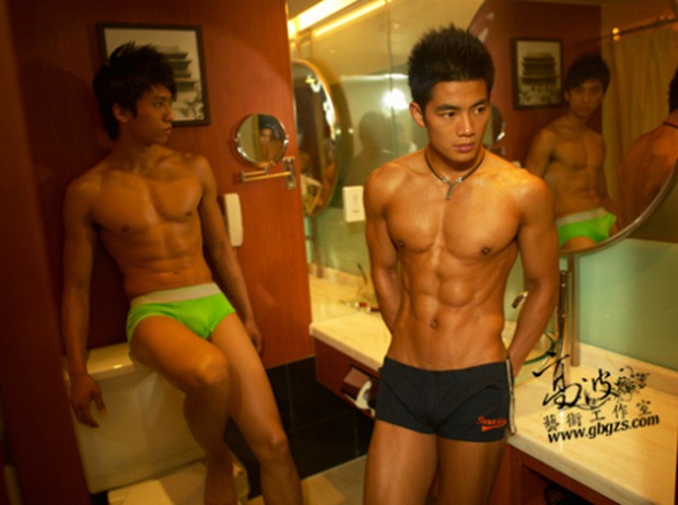 Asian-Males-Zhu-Xiaohui-朱曉輝-in-Bathroom-16