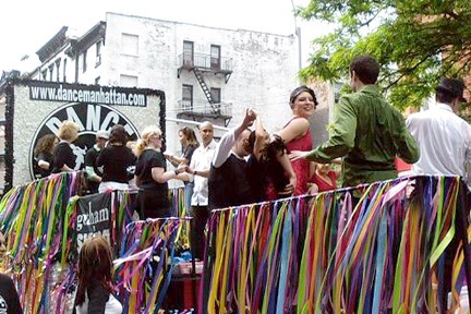 [dance_parade_9[2].jpg]