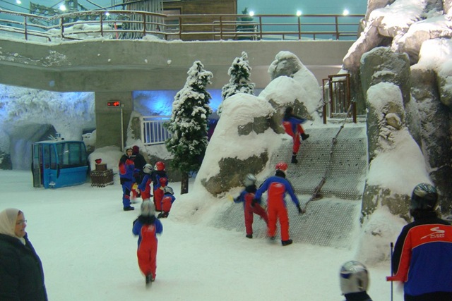 [snow in dubai[2].jpg]