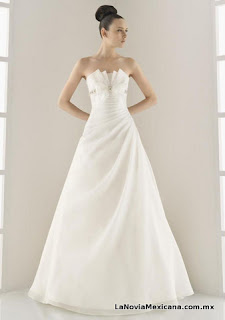 Oceania 2011-rosa-clara-vestidos-novia-oceania.jpg