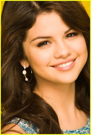 [selena-gomez-parade-magazine-03[3].jpg]