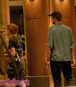 Robert Pattinson y Kriten Stewart besandose1