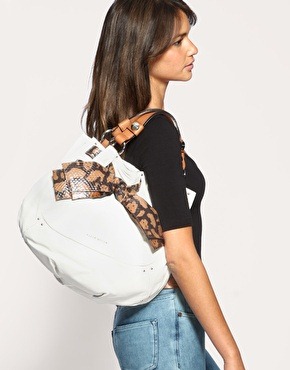 [leather-snake-bow-tote-bag2.jpg]