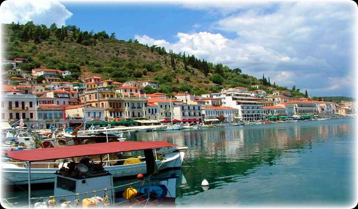 Λακωνία-Λιμάνι-Γυθείου. Το Γύθειο είναι μία μικρή πόλη της Λακωνίας, αλλά η μεγαλύτερη της Μάνης. Η αρχιτεκτονική του και η ατμόσφαιρα της πόλης είναι η τυπική θαλασσινή ατμόσφαιρα των ελληνικών τοπίων, όπως επίσης και αυτή των ελληνικών νησιών.Η μεγάλη παραλία του με τα ταβερνάκια, τα ουζερί και τα ψαράδικα, τα απλωμένα χταπόδια στον ήλιο, η διαρκής κίνηση των καικιών και των άλλων πλοιαρίων, τα αμφιθεατρικά χτισμένα σπίτια συνθέτουν την γραφικότητά του. Εξαγωγικό λιμάνι των προιόντων του νομού, το Γύθειο γνώρισε οικονομική ακμή, όταν οι μεταφορές και οι συγκοινωνίες γίνονταν κυρίως μέσω θαλάσσης. Σημάδι ολοφάνερο της ευρωστίας του, τα όμορφα νεοκλασσικά κυρίως κτίσματα και τα πέτρινα ψηλά σπίτια, που χτίστηκαν κατά τα αστικά πρότυπα, αμφιθεατρικά, στο βουνό Κούμαρος. 