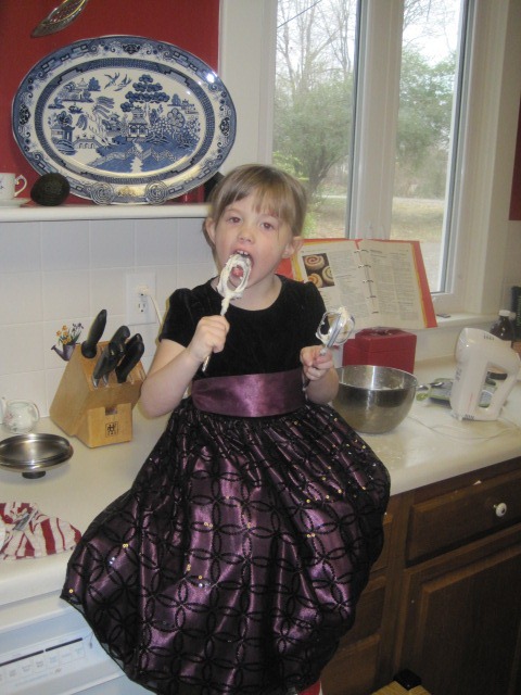 [sophie in the kitchen 004[4].jpg]
