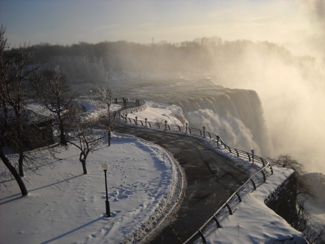[Niagara Falls 3[2].jpg]