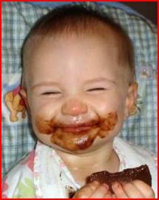 [!a baby comendo chocolate[14].jpg]