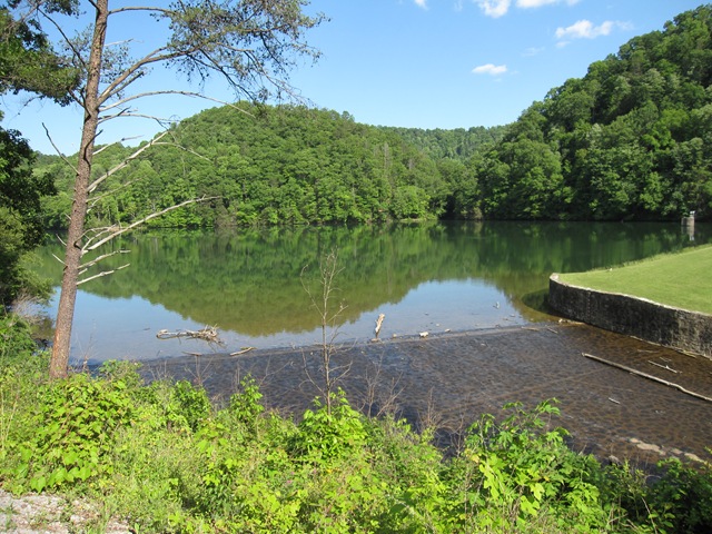 [Vacation2010_HungMoth_Spillway02[4].jpg]